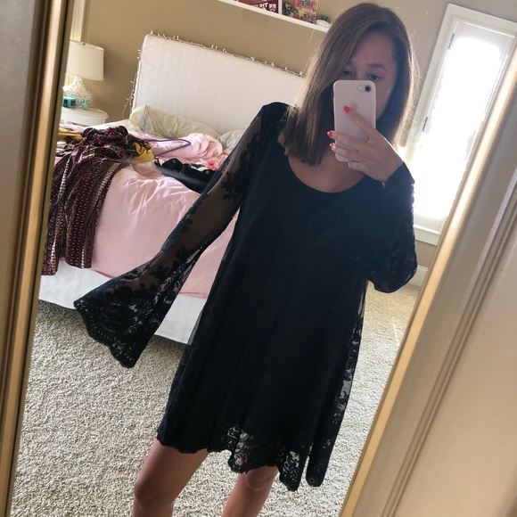 Show Me Your MuMu Dresses & Skirts - Show Me Your Mumu Black Bell Sleeve Dress Show Me Your MuMu Dresses & Skirts - Show Me Your Mumu Black Bell Sleeve Dress